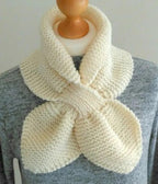 Very Easy Keyhole Neckwarmer in Garter Stitch beginner Project - Aran